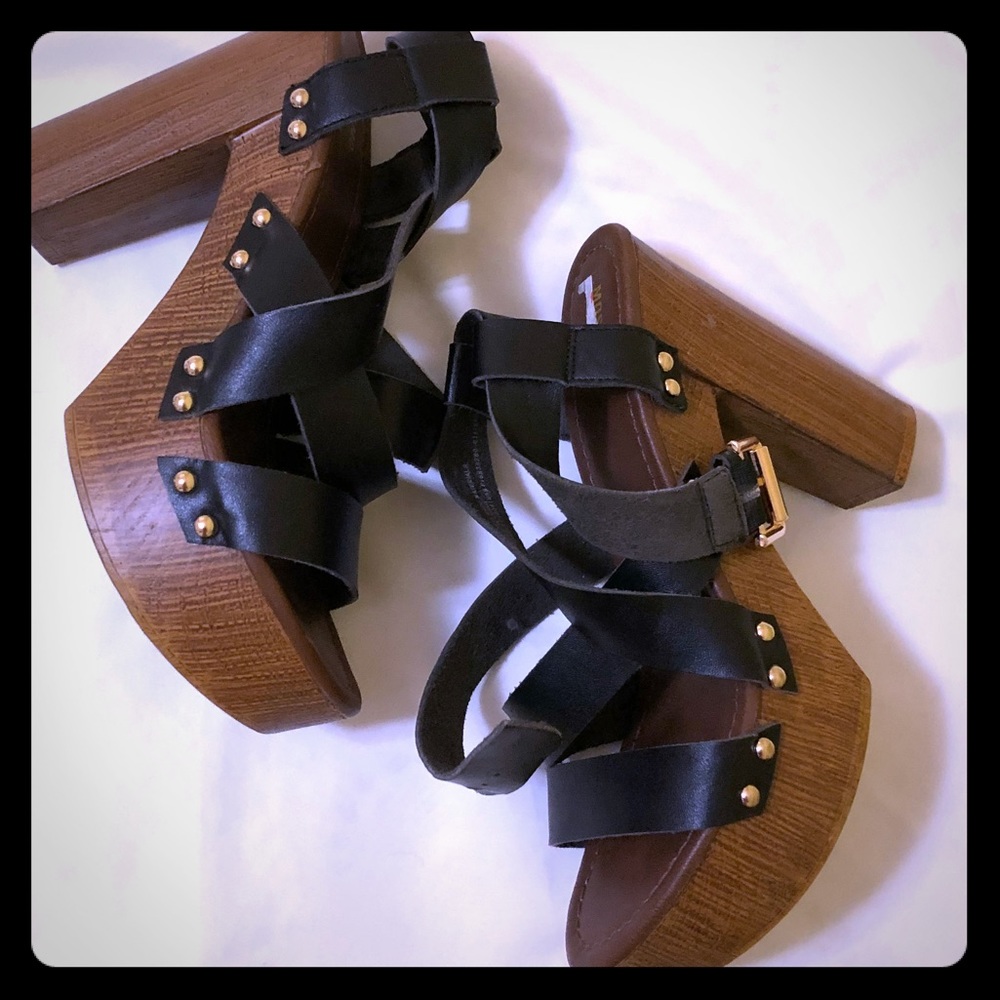 Retro platform sandals with faux wood heel